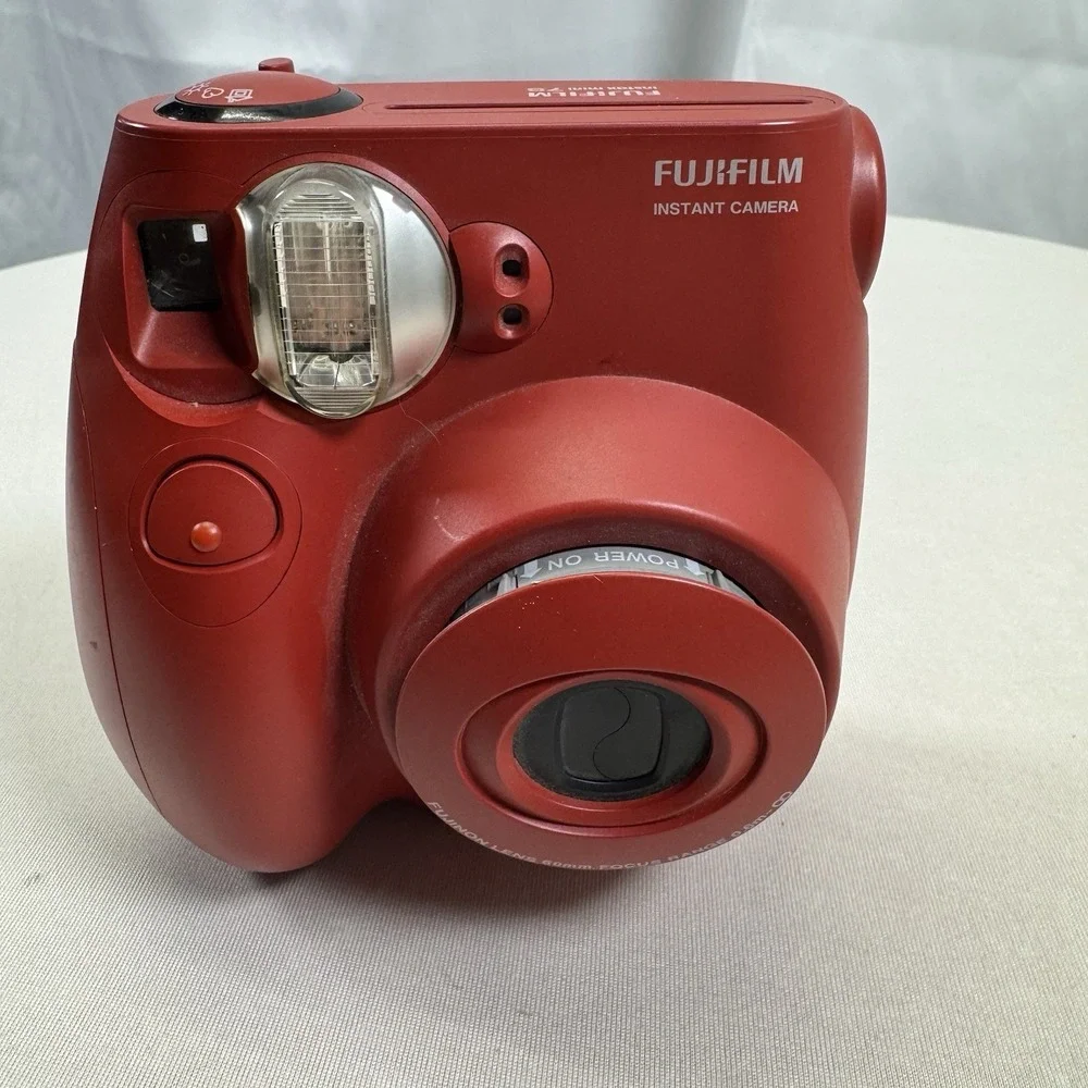 Fujifilm Instax Mini Instant Camera (RED) Untested‎ But Powers On
